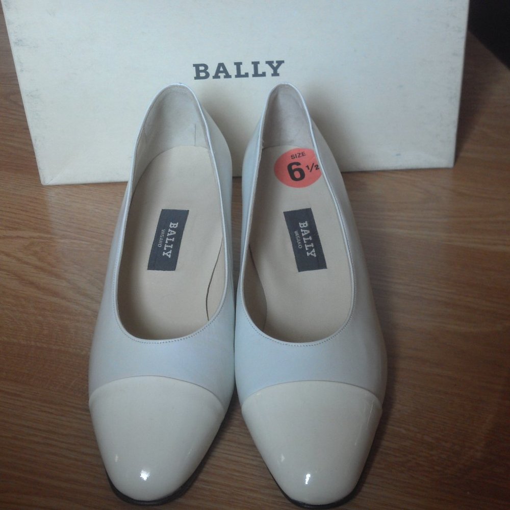 Bally woman shoes, White size 6.5, never worn